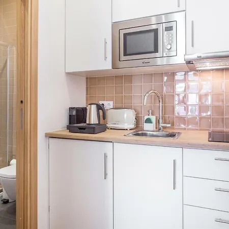 Apartment With Lisbon