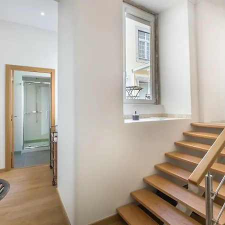 With Διαμέρισμα Lisboa