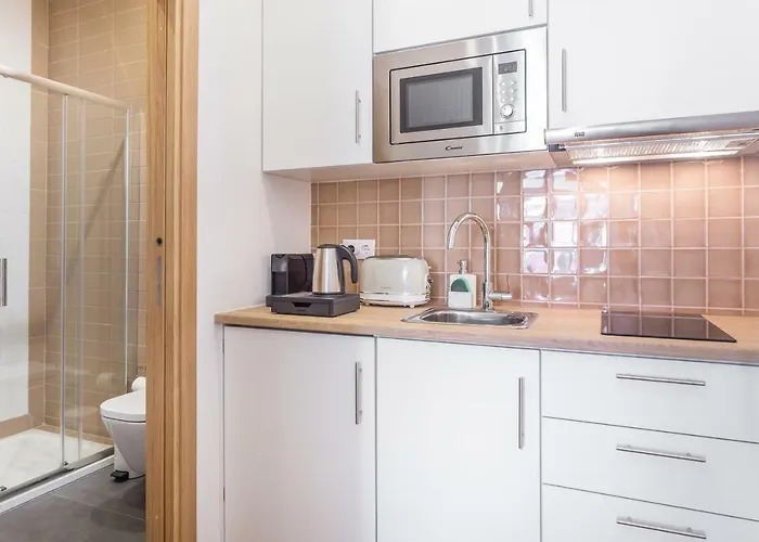 Apartment With Lisbon