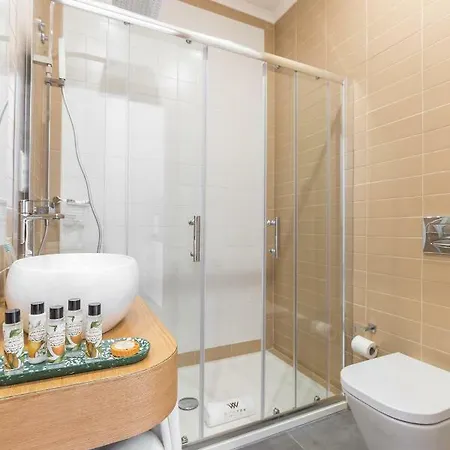 Apartament With *